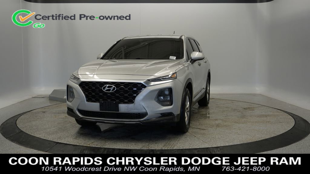 Used 2019 Hyundai Santa Fe SE image 1