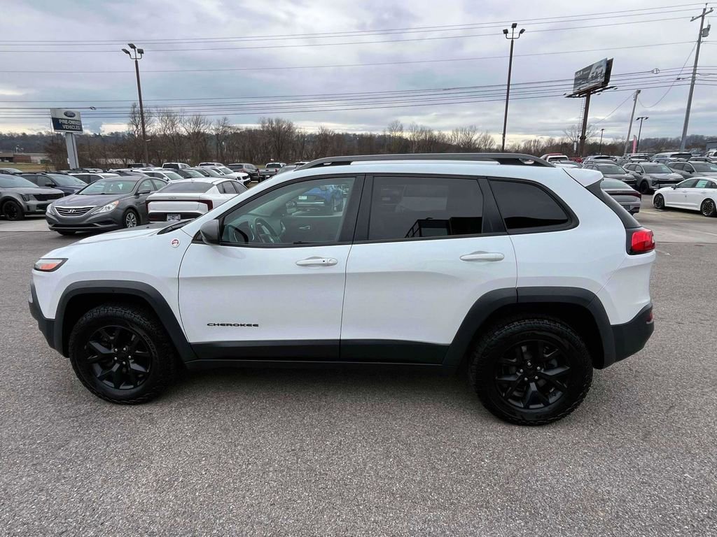 Used 2015 Jeep Cherokee Trailhawk w/ Comfort/Convenience Group image 33