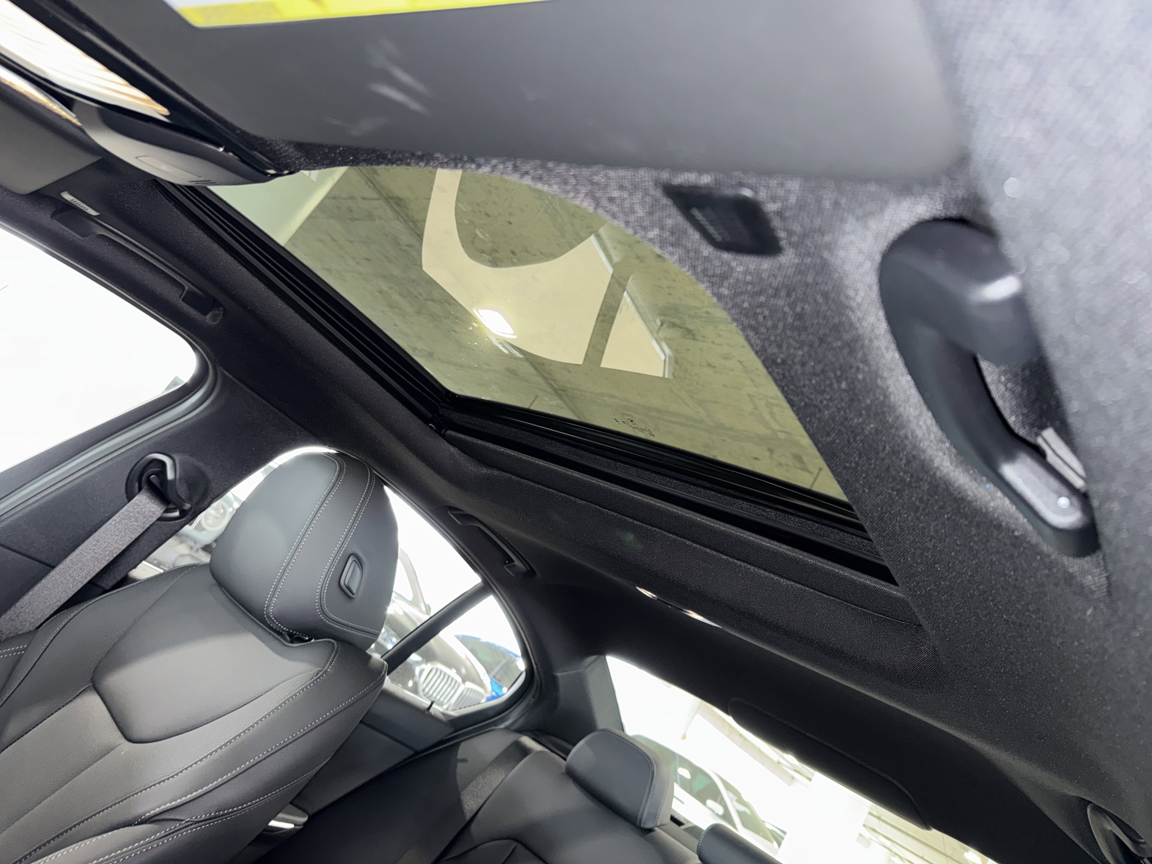 New 2026 BMW 330i Sedan w/ M Sport Package image 23