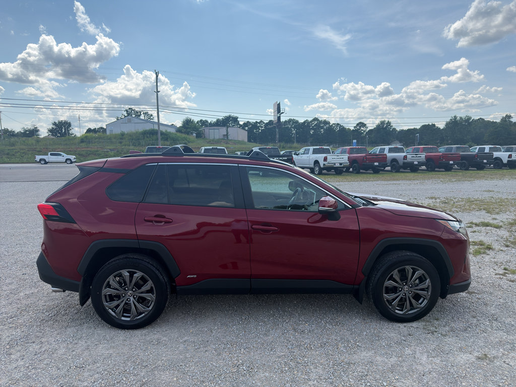 Used 2023 Toyota RAV4 XLE Premium AWD/4WD image 7