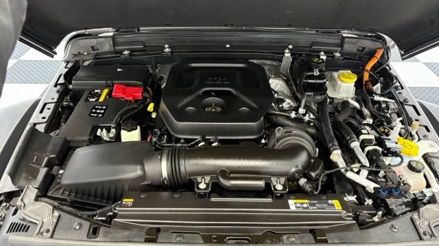 Used 2024 Jeep Wrangler Unlimited AWD/4WD image 9