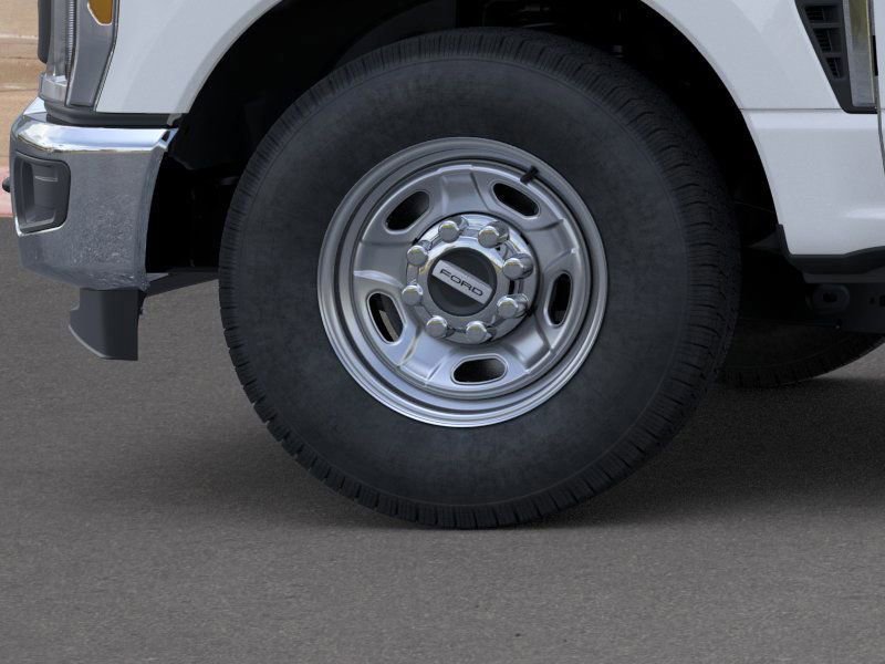 New 2026 Ford F250 XL w/ XL Chrome Package image 21