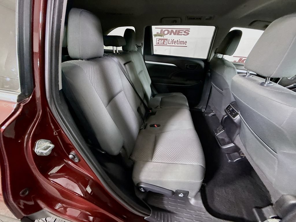 Certified 2019 Toyota Highlander LE w/ Protection Package #3 AWD/4WD image 31
