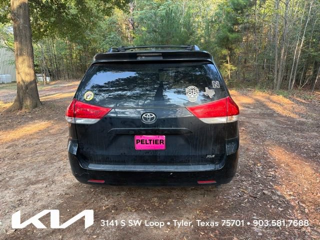 Used 2014 Toyota Sienna XLE FWD image 8