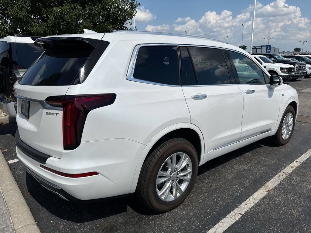 Used 2024 Cadillac XT6 Luxury w/ LPO, Floor Liner Package AWD/4WD image 3