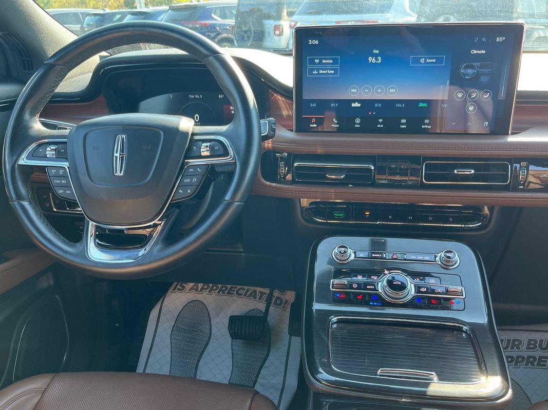 Used 2022 Lincoln Nautilus Reserve AWD/4WD image 12