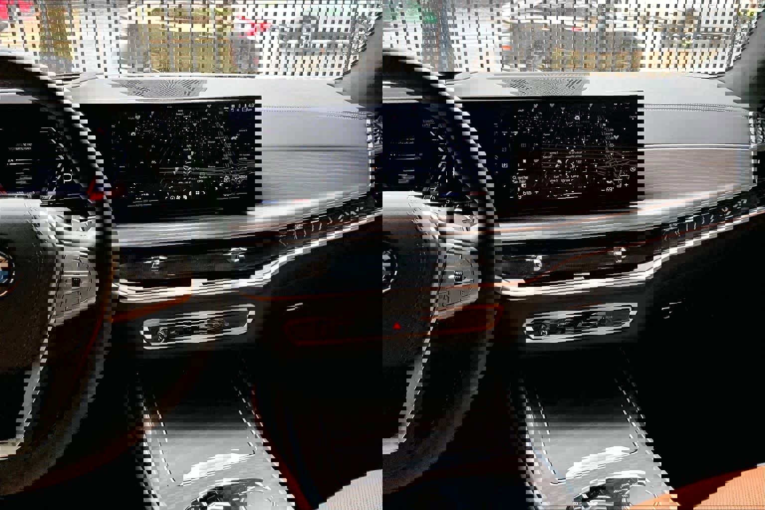 Used 2025 BMW X7 xDrive40i AWD/4WD image 6