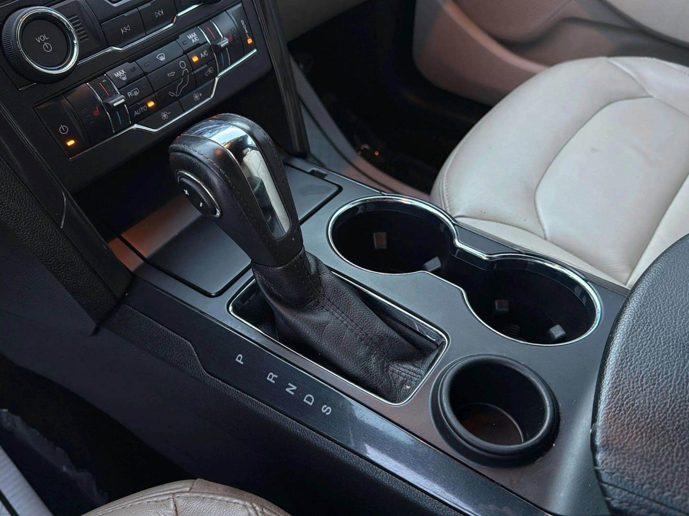 Used 2018 Ford Explorer XLT w/ Equipment Group 202A image 36