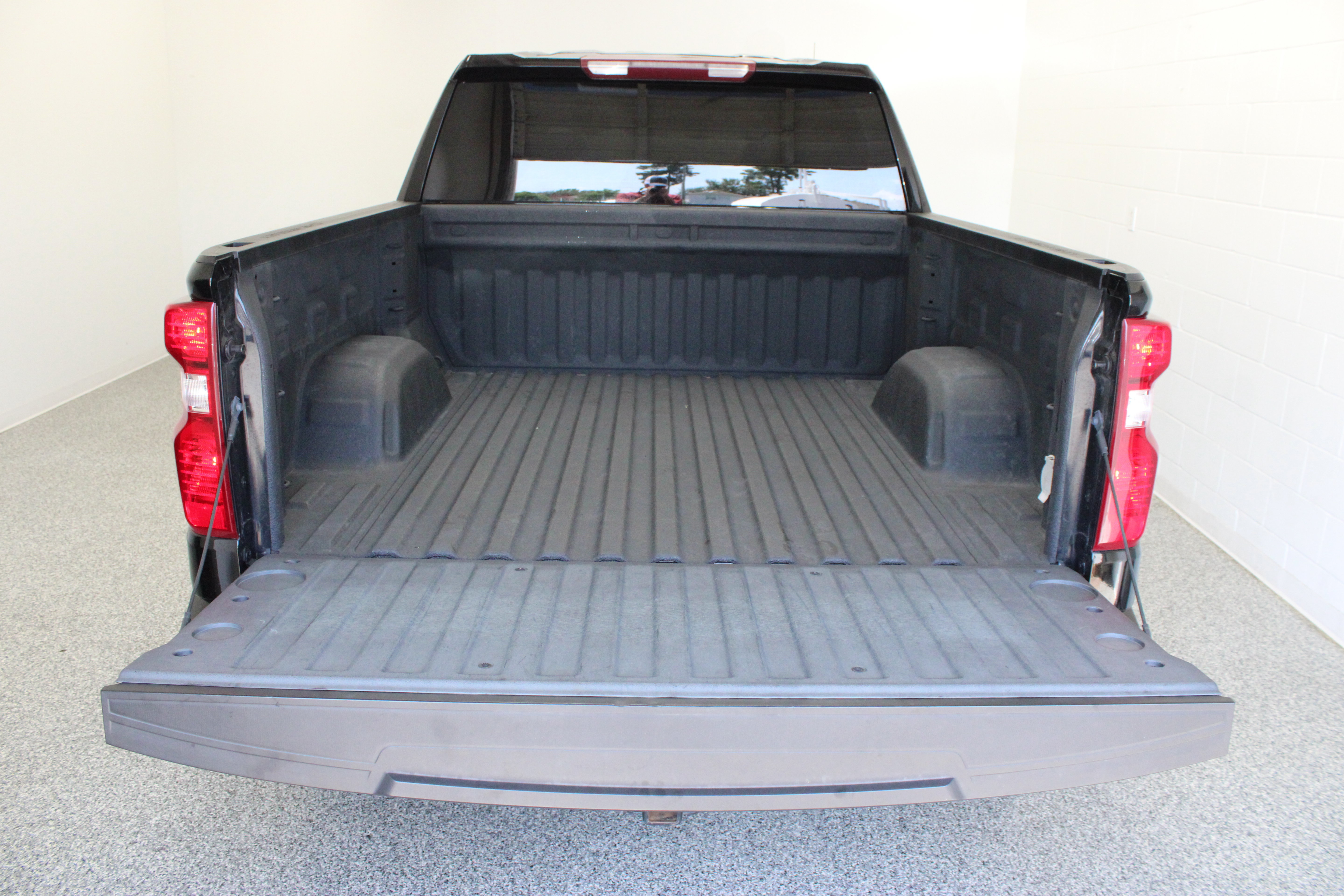 Used 2024 Chevrolet Silverado 1500 Custom RWD image 9