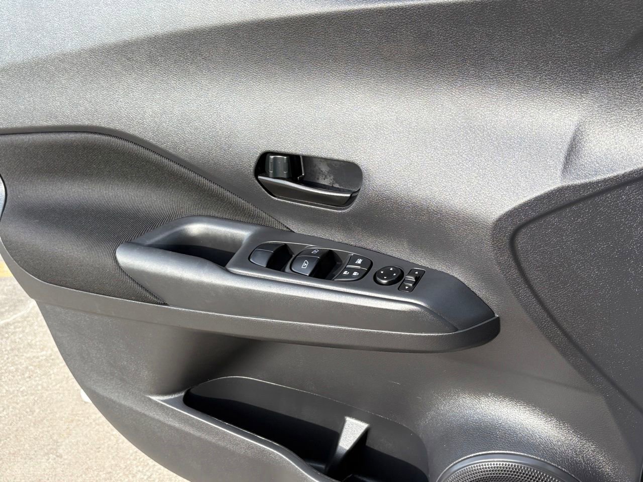 Certified 2025 Nissan Kicks Play S FWD image 30