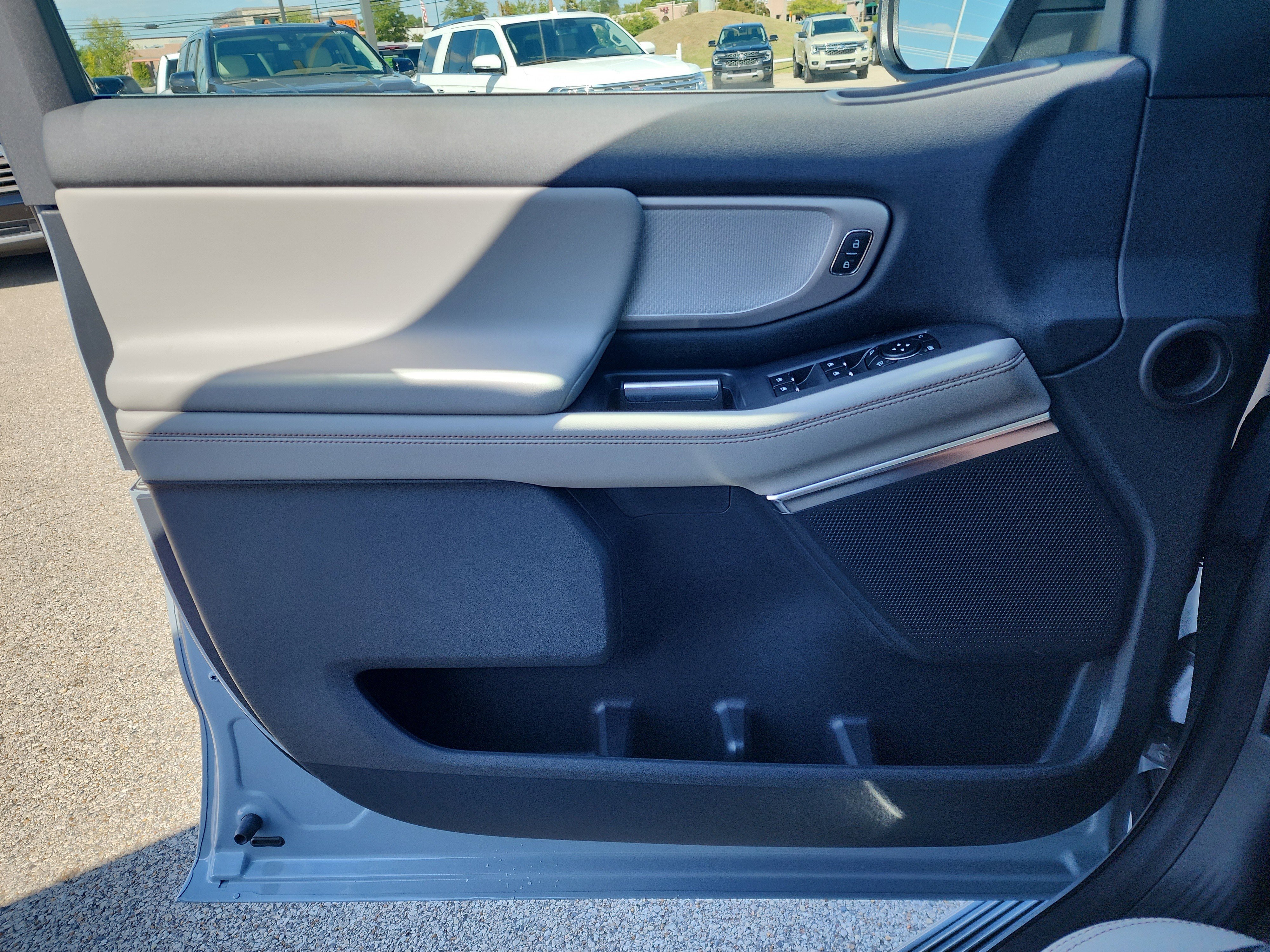 New 2025 Ford Expedition Max Active image 11