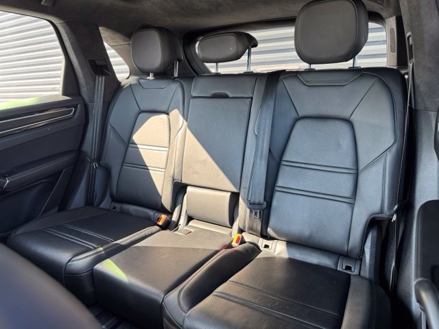 Used 2021 Porsche Cayenne GTS AWD/4WD image 33