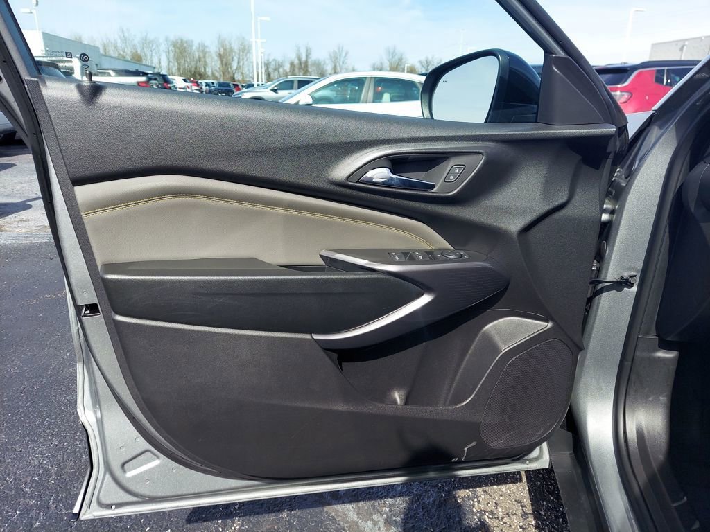 Used 2025 Chevrolet Trax ACTIV w/ Driver Confidence Package image 12