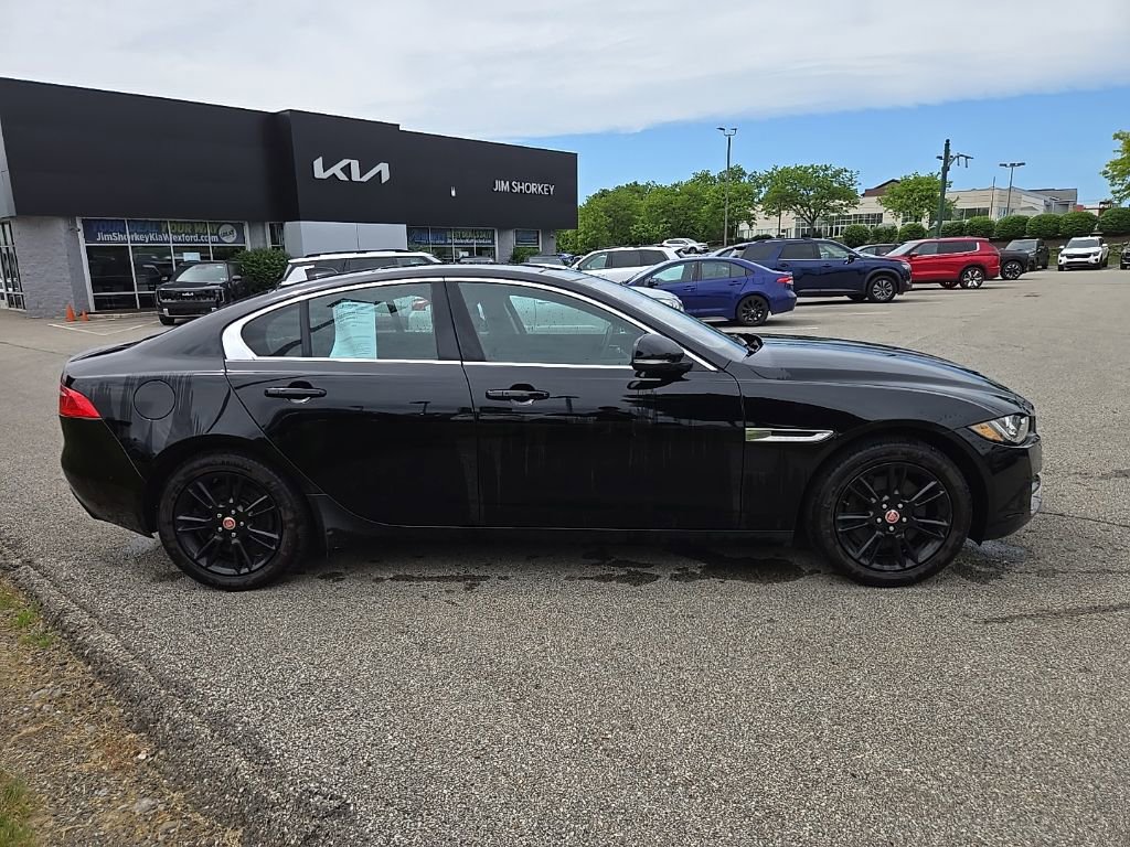 Used 2019 Jaguar XE Premium AWD/4WD image 2