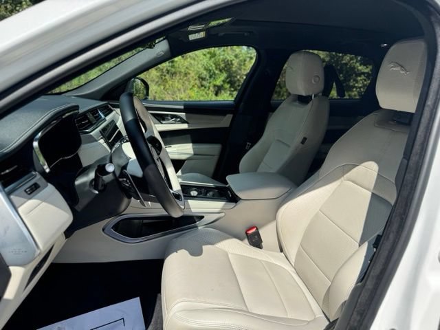 Certified 2025 Jaguar F-PACE R-Dynamic S AWD/4WD image 10