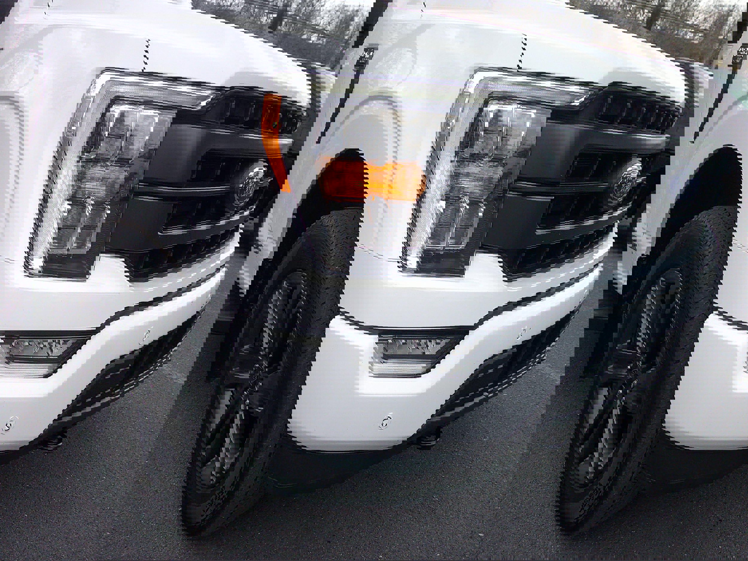 Certified 2022 Ford F150 Lariat w/ Max Trailer Tow Package image 3