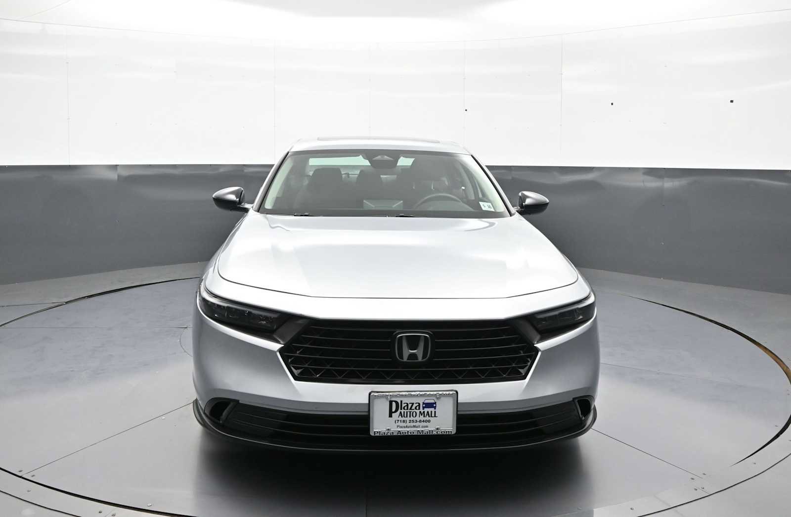 Certified 2025 Honda Accord SE image 2