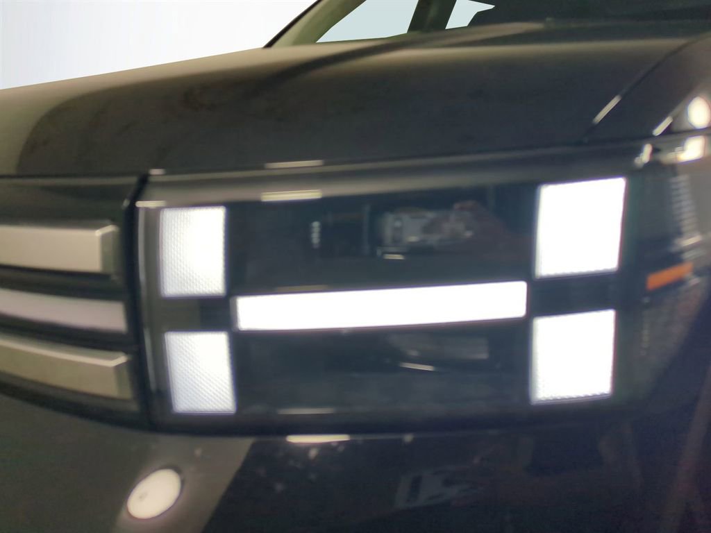 Certified 2025 Hyundai Santa Fe SEL image 10