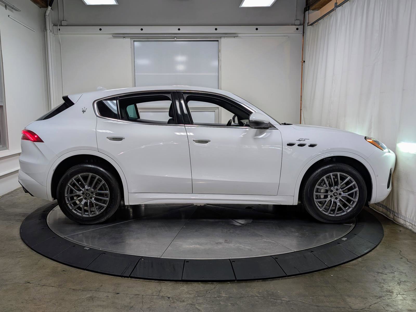 Used 2023 Maserati Grecale GT image 10