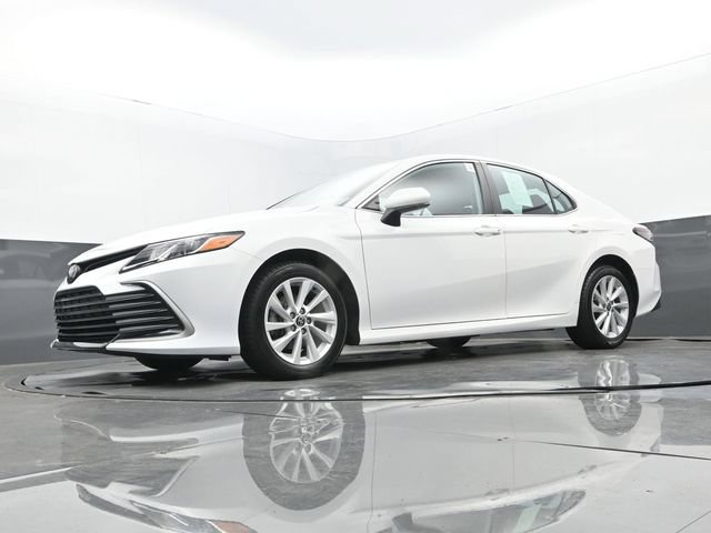 Used 2022 Toyota Camry LE FWD image 28