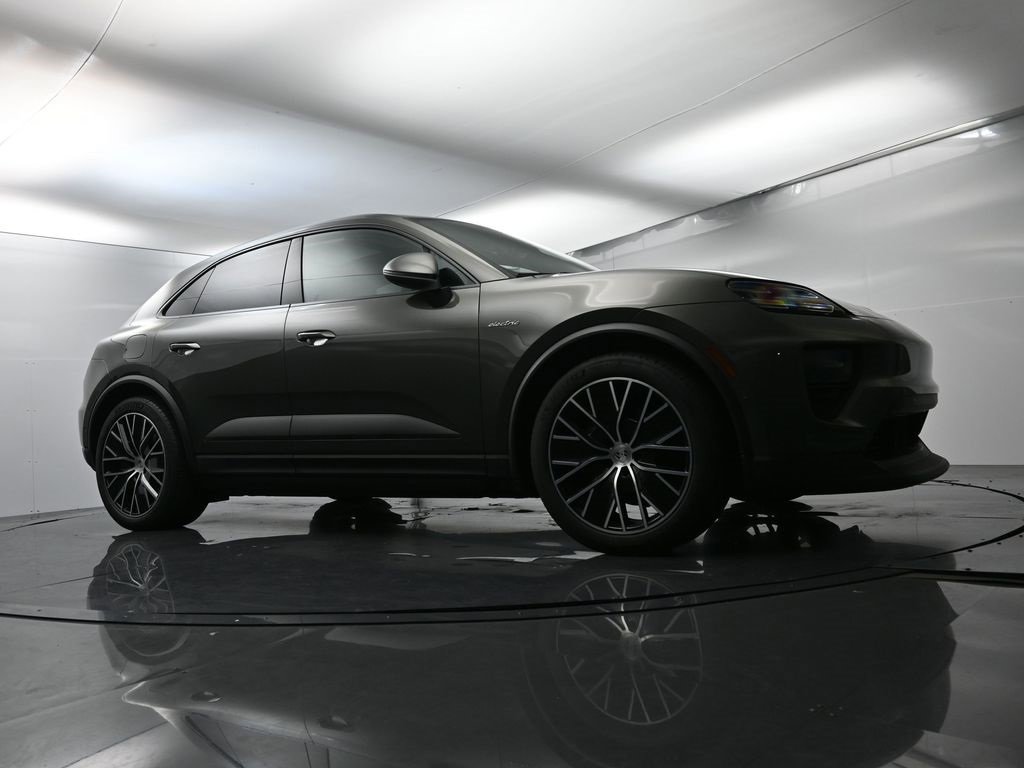 Used 2025 Porsche Macan Electric image 52