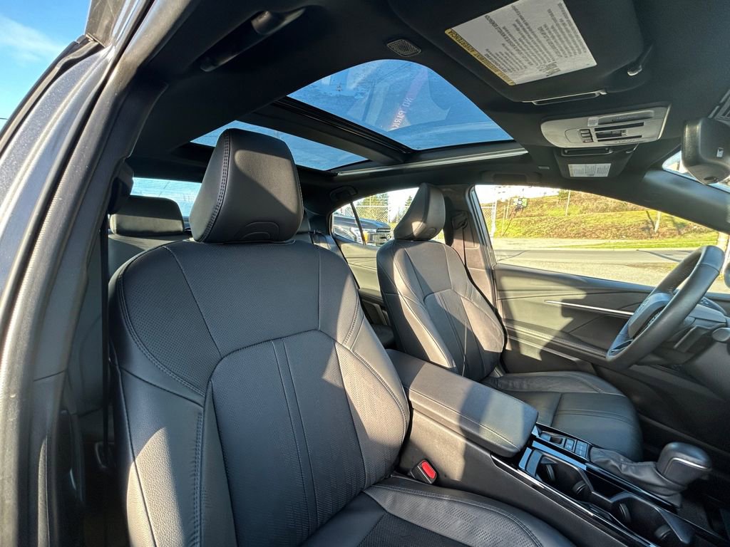 Used 2025 Toyota Camry XSE FWD image 28