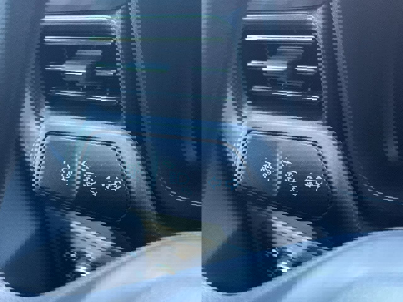 New 2025 Ford Maverick XL image 11