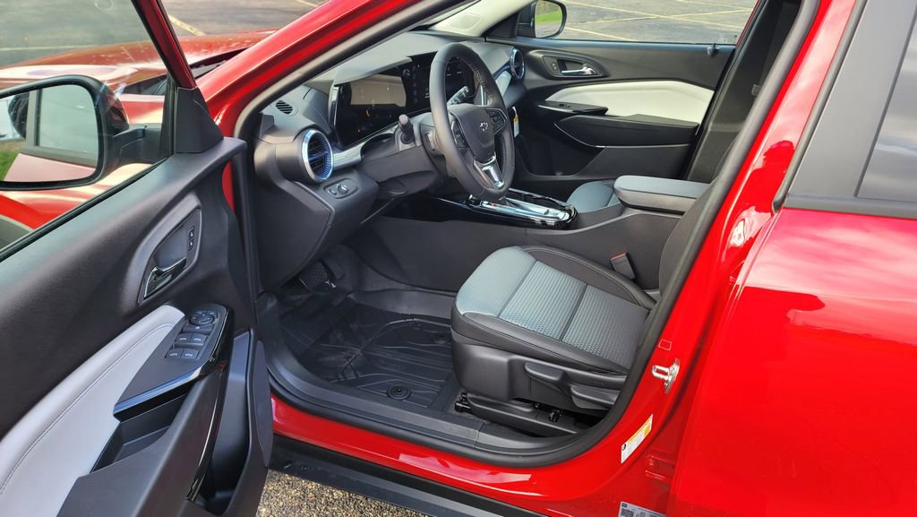 New 2026 Chevrolet Trax LT image 18