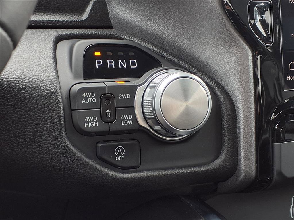 Used 2025 RAM 1500 Laramie AWD/4WD image 7