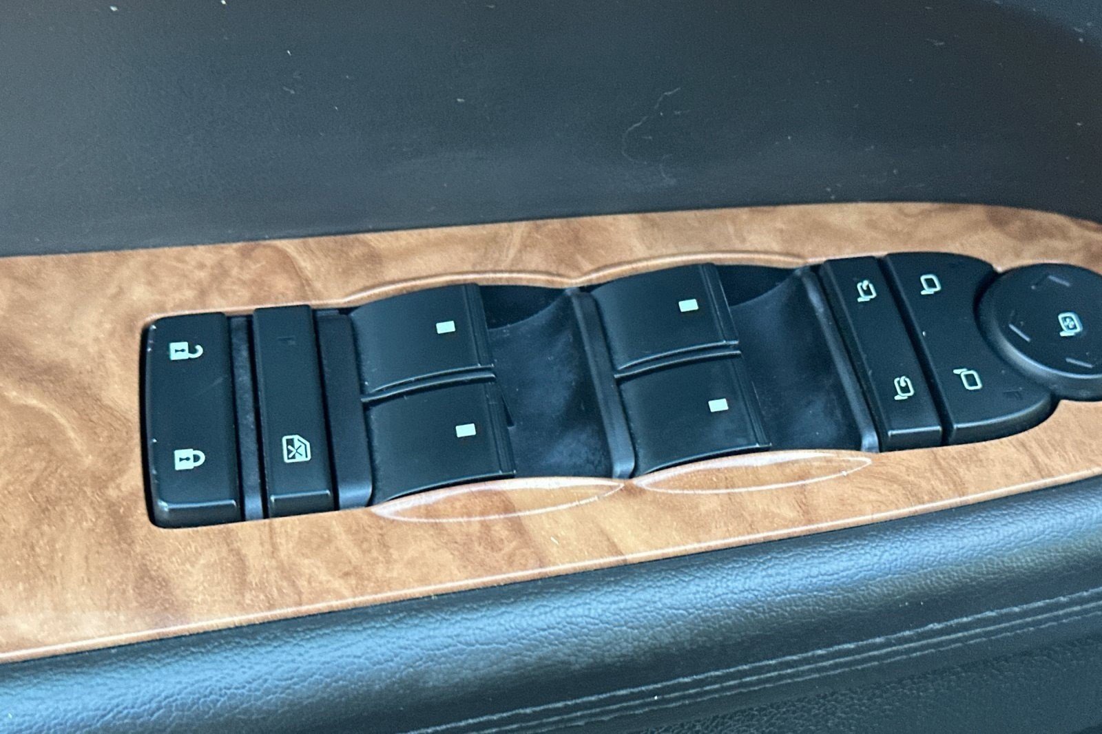 Used 2012 Buick Enclave Premium w/ Trailering Provision Package image 12