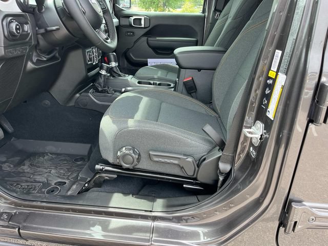 New 2025 Jeep Gladiator Sport AWD/4WD image 8