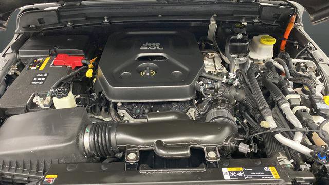Used 2022 Jeep Wrangler Unlimited Sahara AWD/4WD image 26