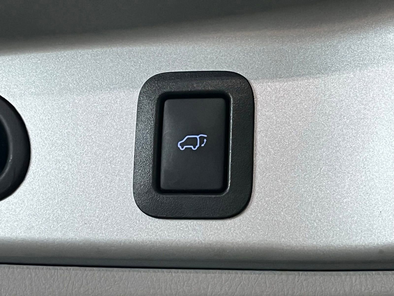 Used 2015 Toyota Highlander XLE AWD/4WD image 11