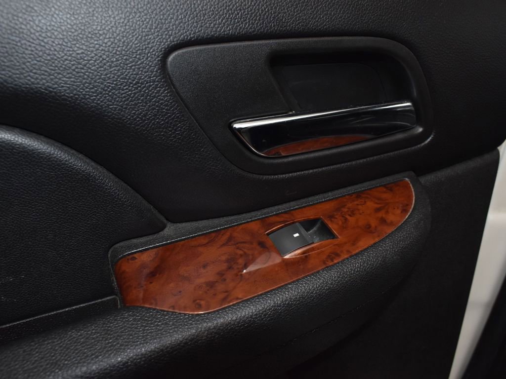 Used 2010 Chevrolet Suburban LTZ image 25