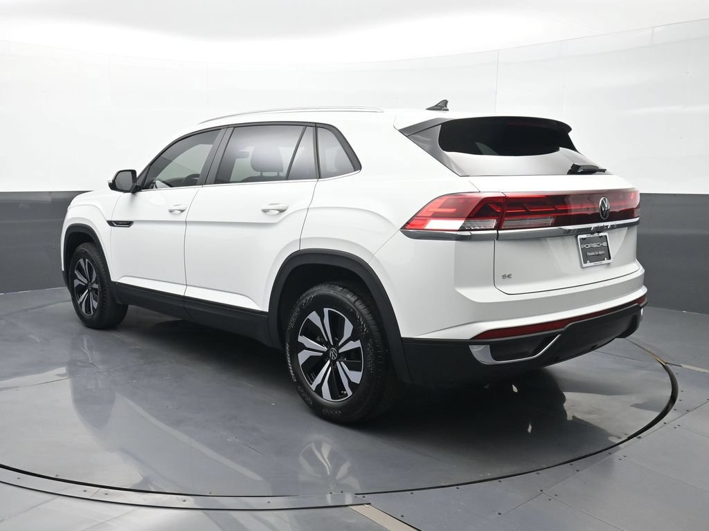 Used 2024 Volkswagen Atlas Cross Sport SE FWD image 3