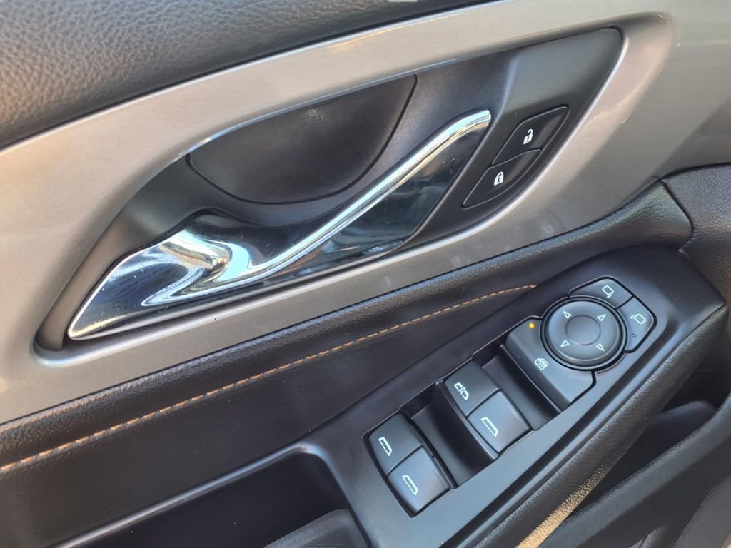 Used 2019 Chevrolet Traverse LT w/ LT Premium Package image 22