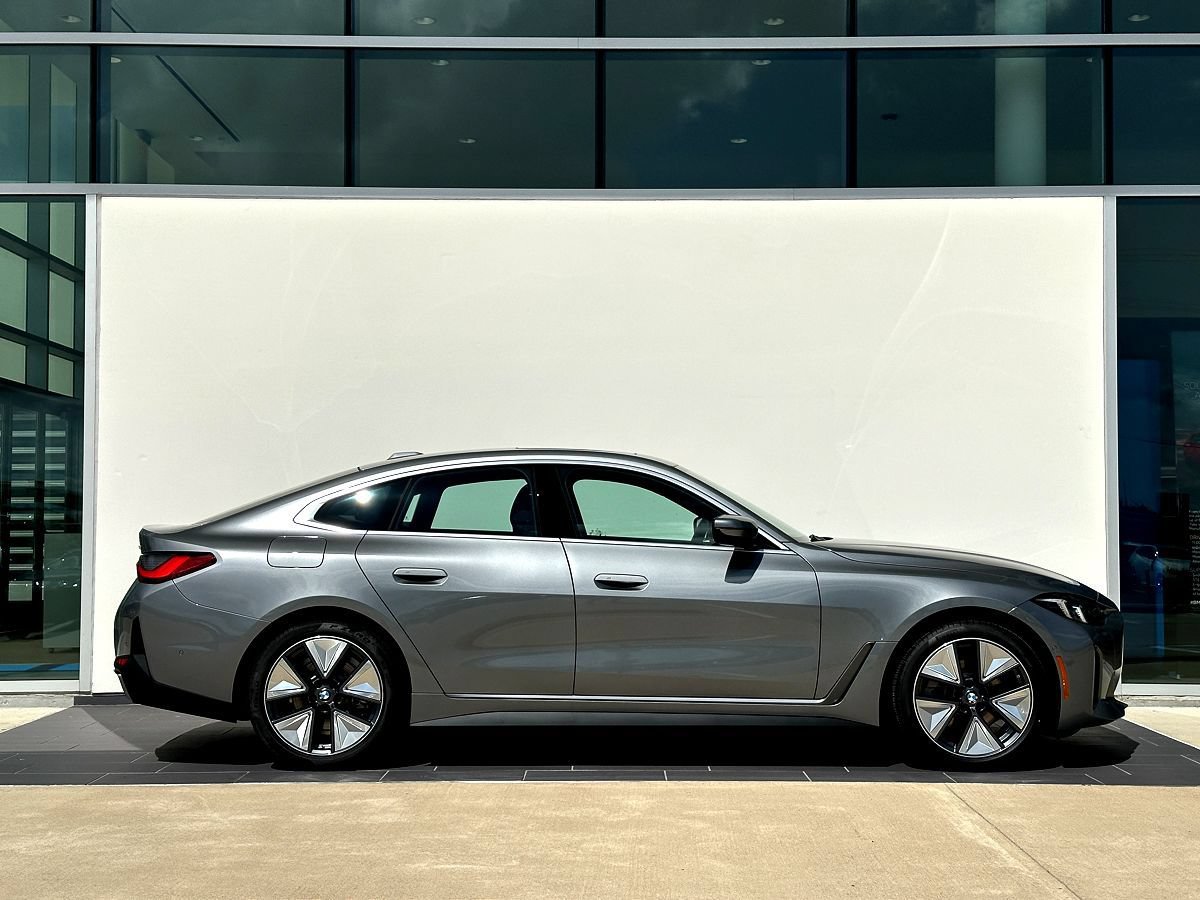 New 2026 BMW i4 eDrive40 w/ Premium Package RWD image 3