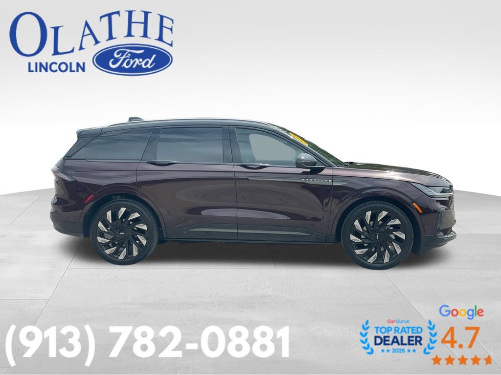 Used 2024 Lincoln Nautilus Reserve w/ Equipment Group 202A AWD/4WD image 6