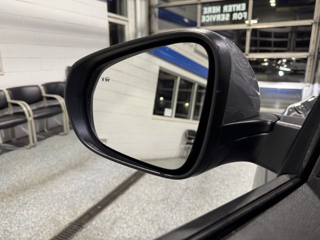 Used 2024 Chevrolet Trax LT w/ Sunroof Package image 24