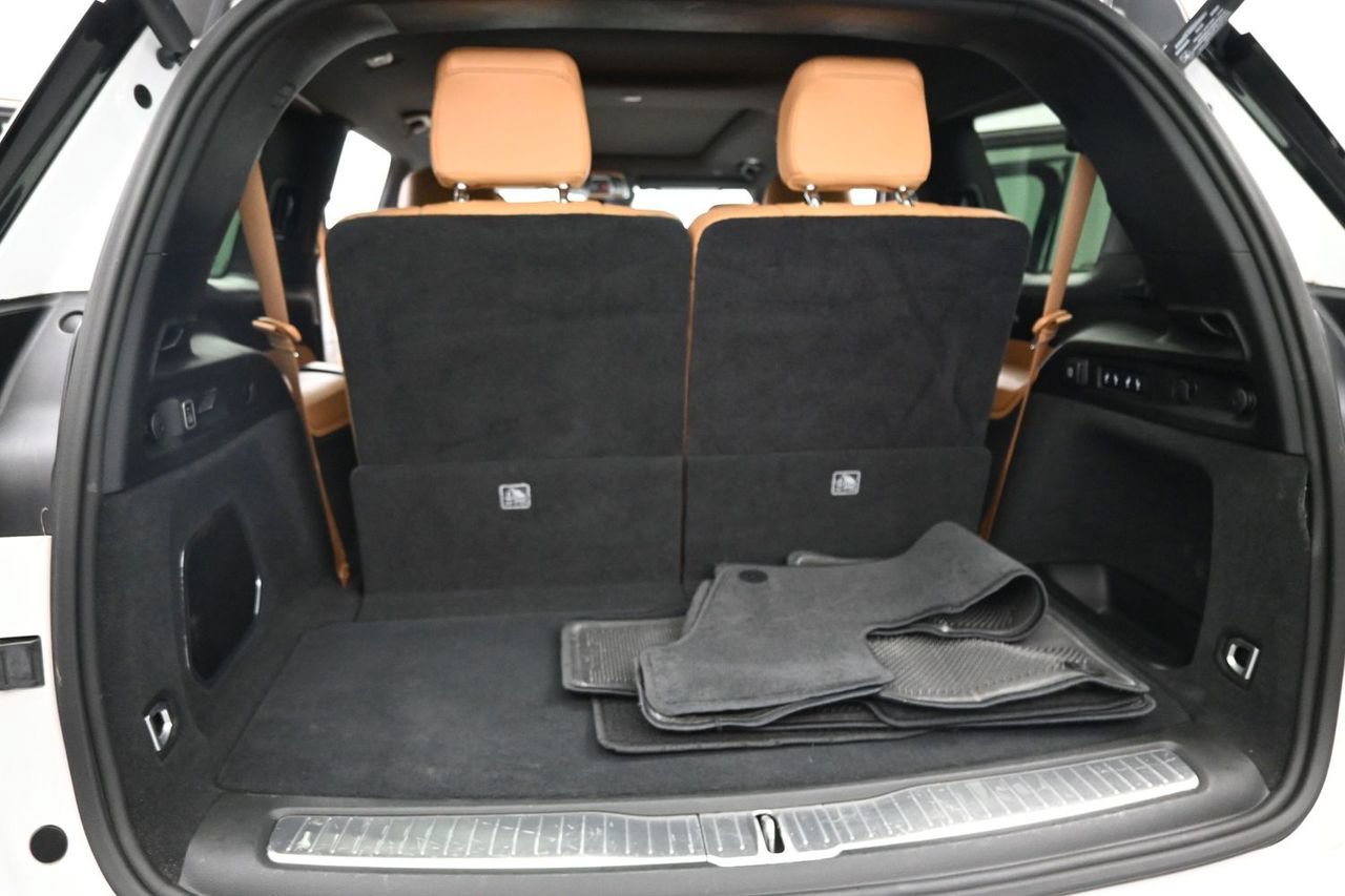 Used 2023 Jeep Grand Cherokee L Summit RWD image 14