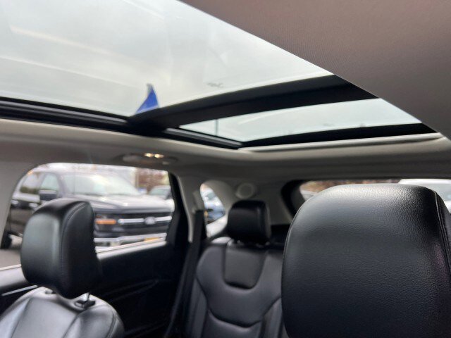 Certified 2022 Ford Edge Titanium AWD/4WD image 25