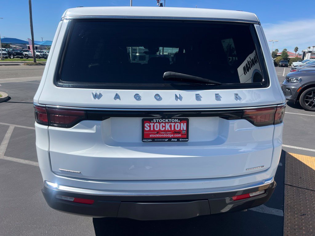Used 2022 Jeep Wagoneer Series III AWD/4WD image 14