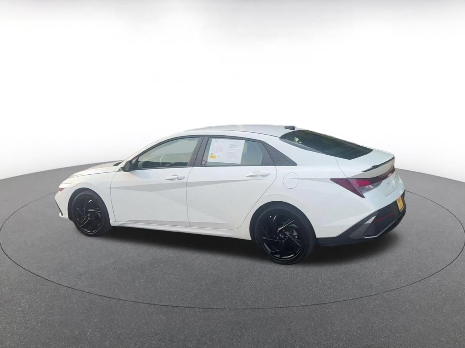 Used 2026 Hyundai Elantra Sport FWD image 9