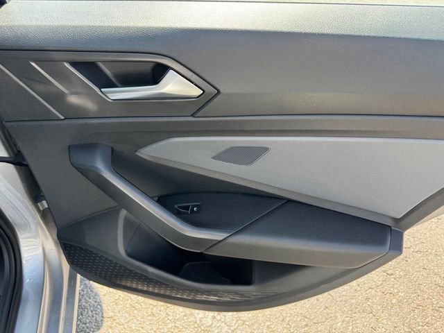 Used 2025 Volkswagen Jetta SE image 15