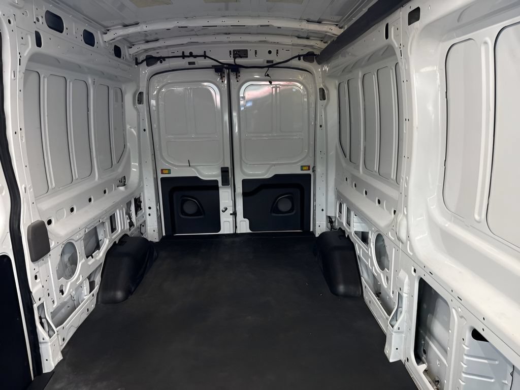 Used 2023 Ford Transit 250 Medium Roof AWD image 10