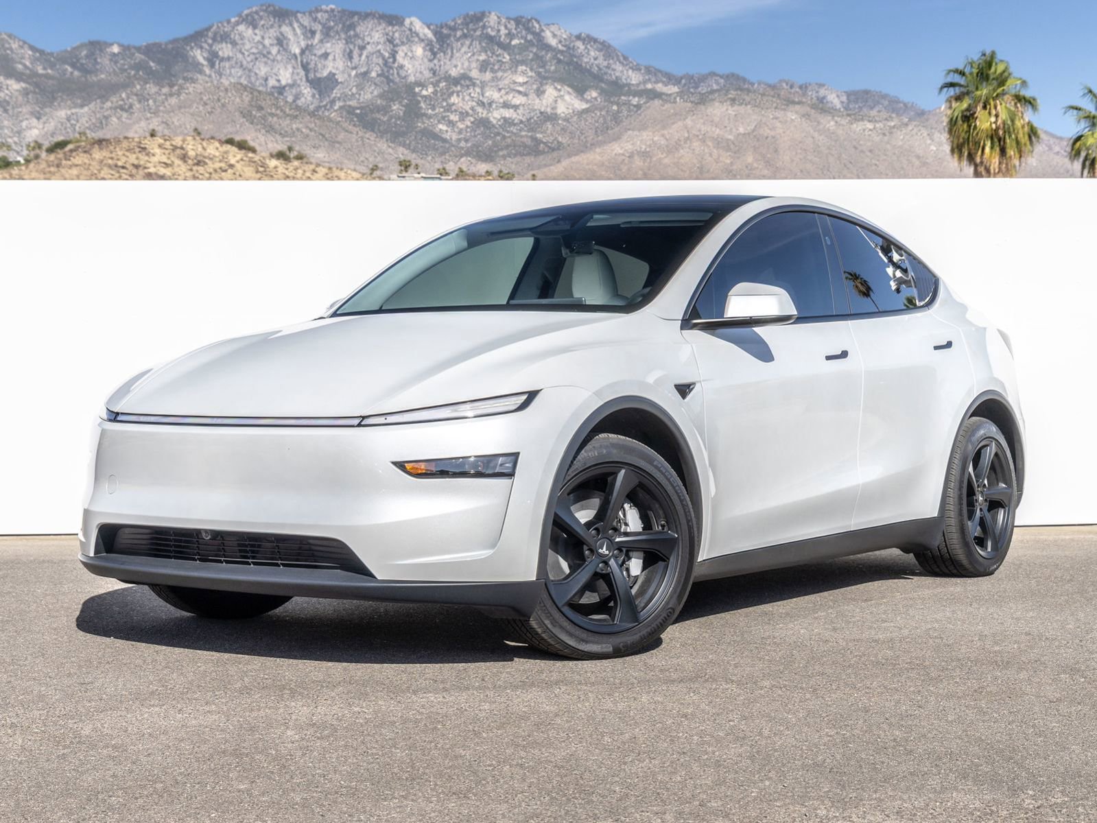 Used 2026 Tesla Model Y 2WD image 1
