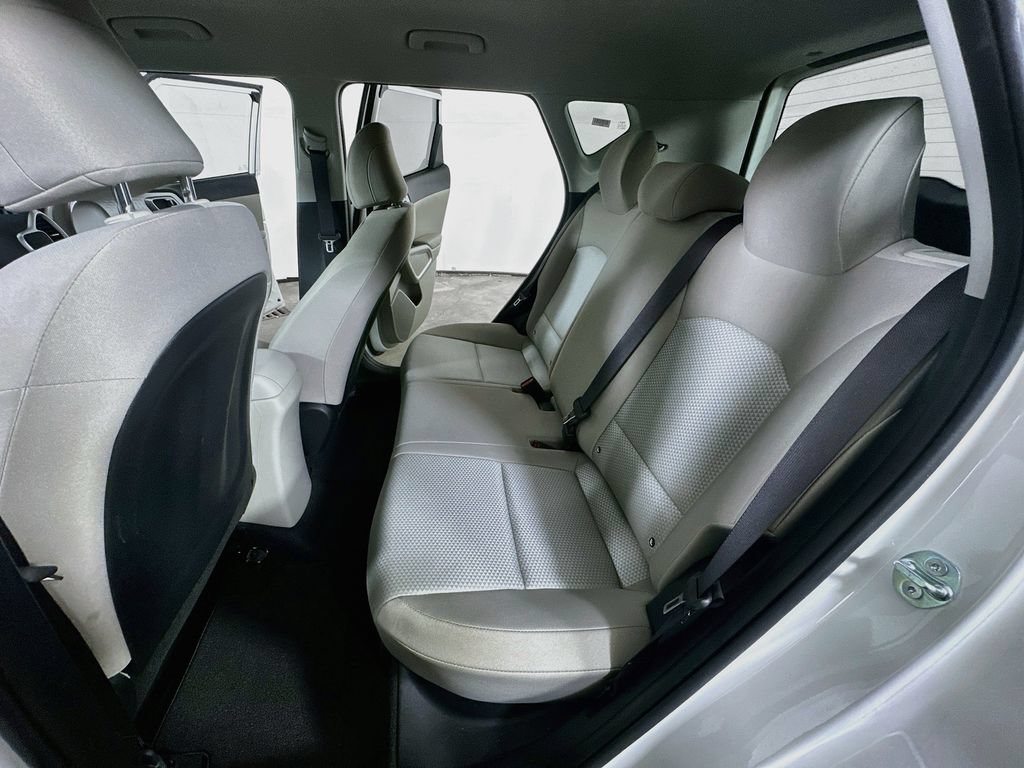 Used 2025 Kia Soul LX w/ LX Technology Package FWD image 13
