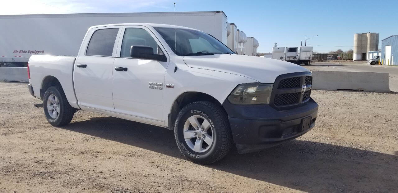 Used 2017 RAM 1500 4x4 Crew Cab image 2