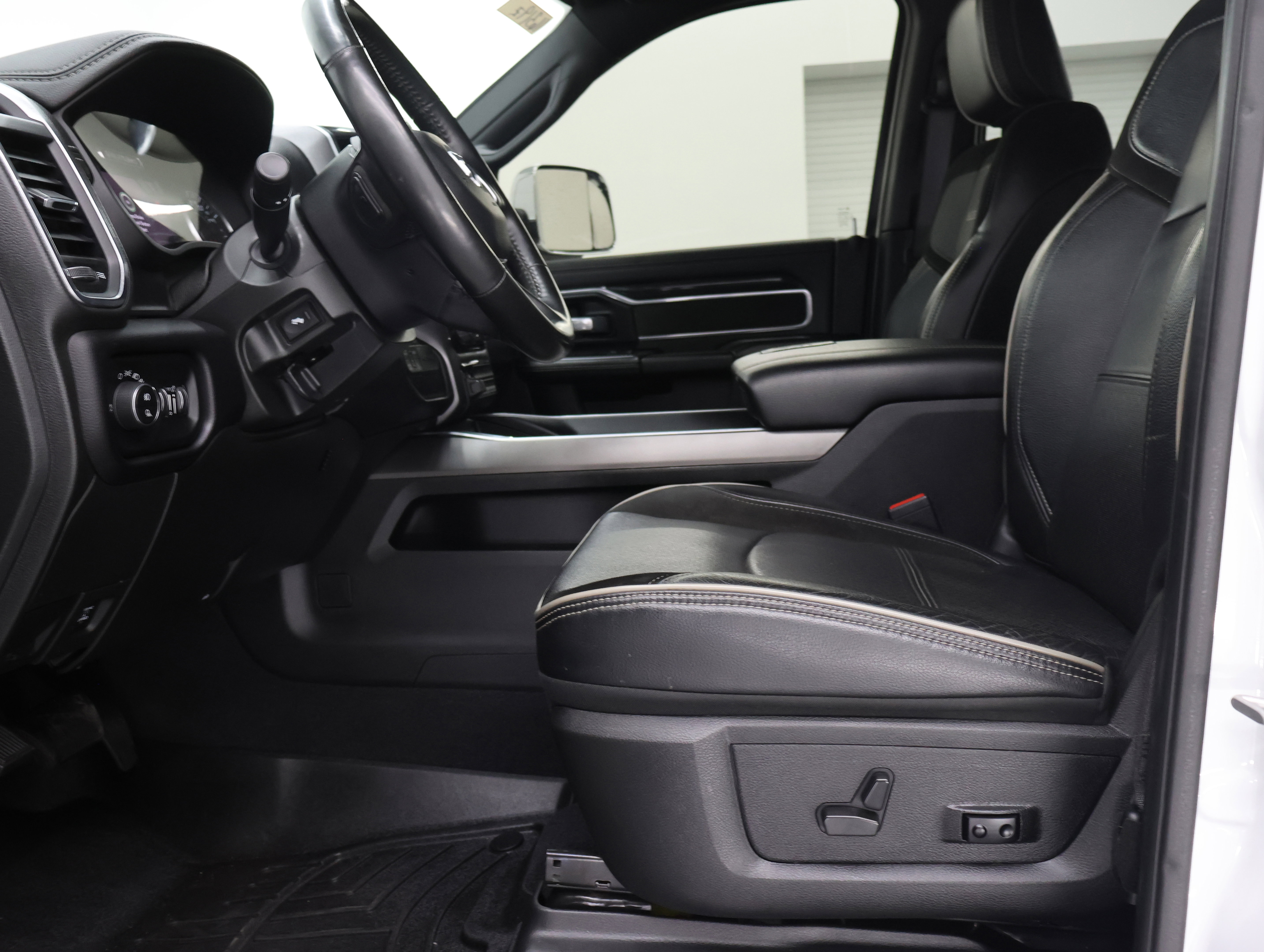 Used 2022 RAM 2500 Laramie image 8