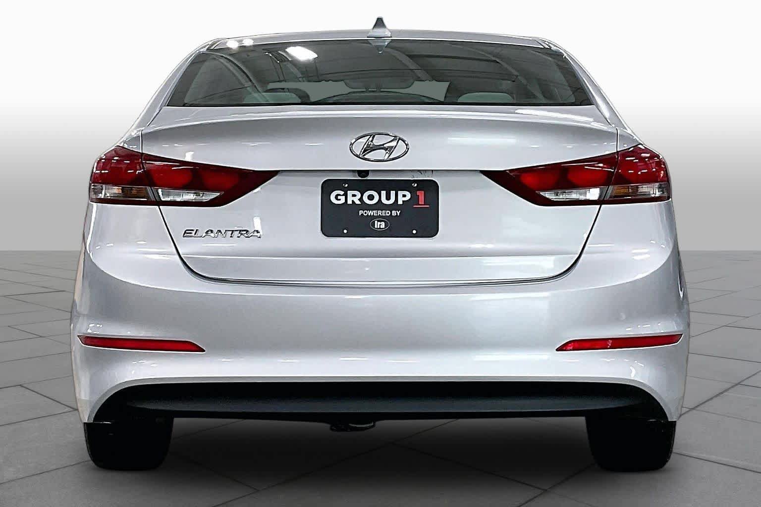 Used 2017 Hyundai Elantra SE FWD image 5